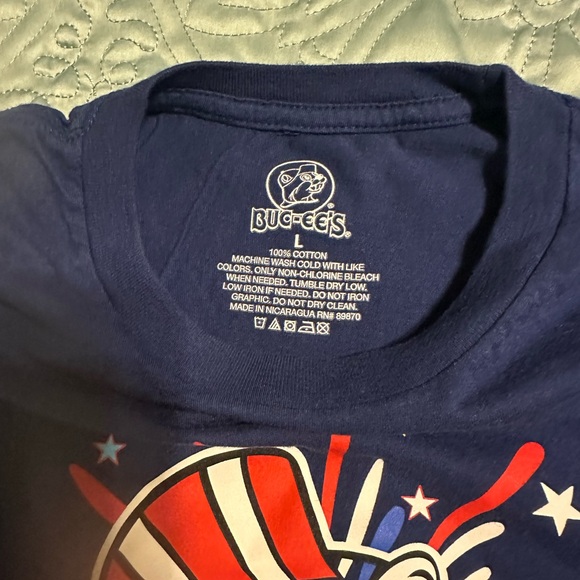 Patriotic Blue Men's T-Shirt with Graphic Design Bin4 - Picture 3 of 3